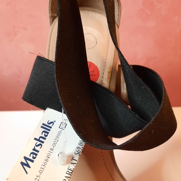 Jessica Simpson Nude Patent Sandal - Picture 4 of 7